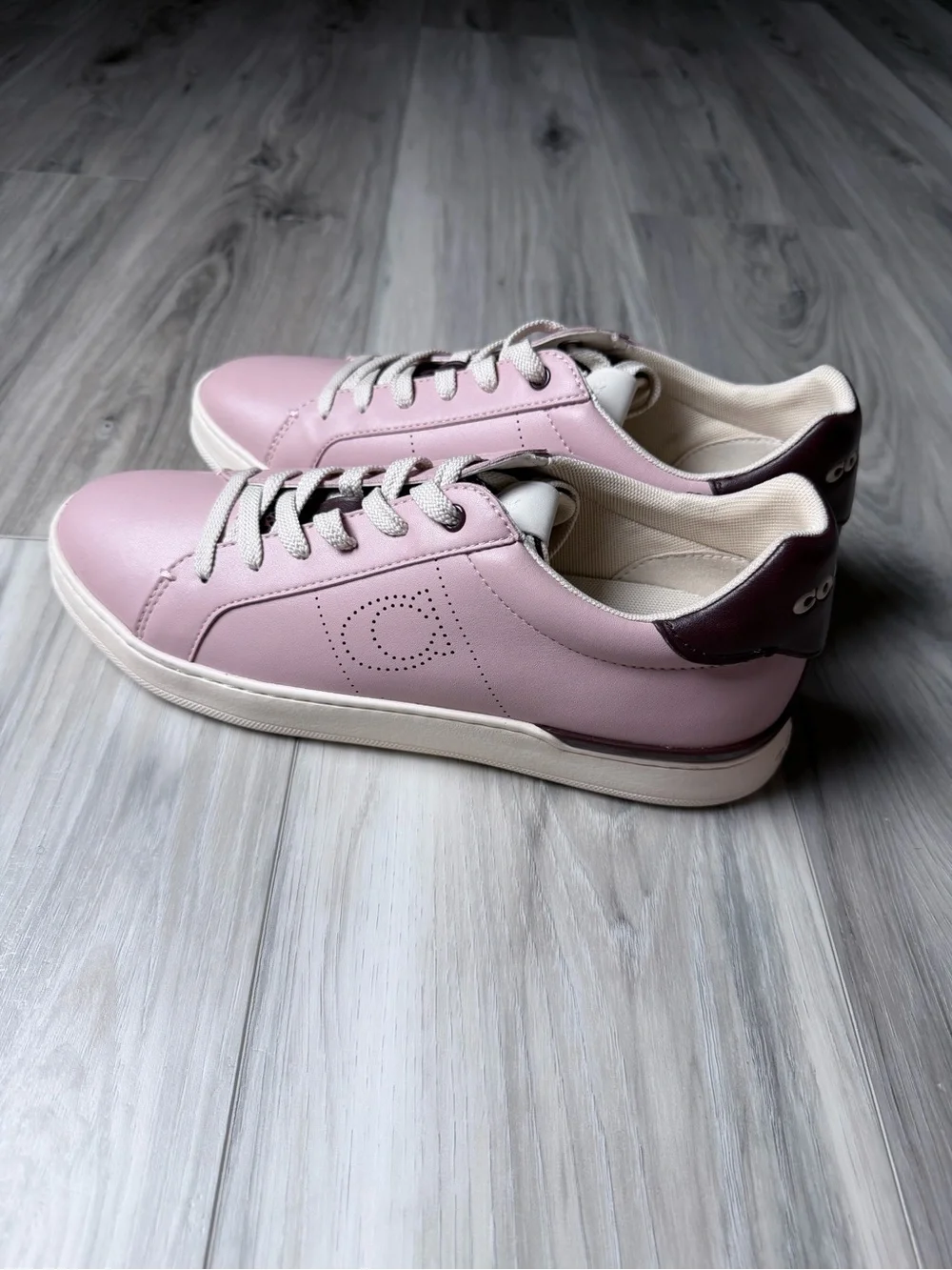 Coach Lowline G5040 Pink Leather Sneakers Women’s Size 10B Burgundy